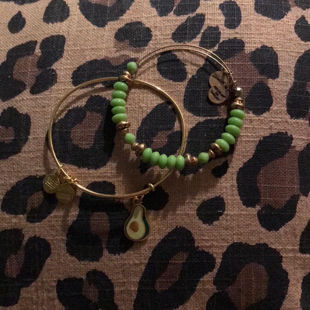 Alex And Ani You Guac My World Bracelet Set 35$